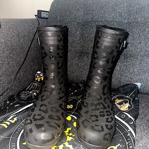 Size 8 Hunter rain BOOTS rare cheetah imprinted!!